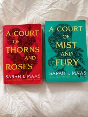 A Court of Thorns and Roses/A Court of Mist and Fury Bundle